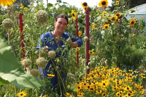Inmitten ihrer Blüten- und Sortenvielfalt fühlt sich Melanie Grabner wohl. Ihre größte Leidenschaft ist das Sammeln von Tomatens