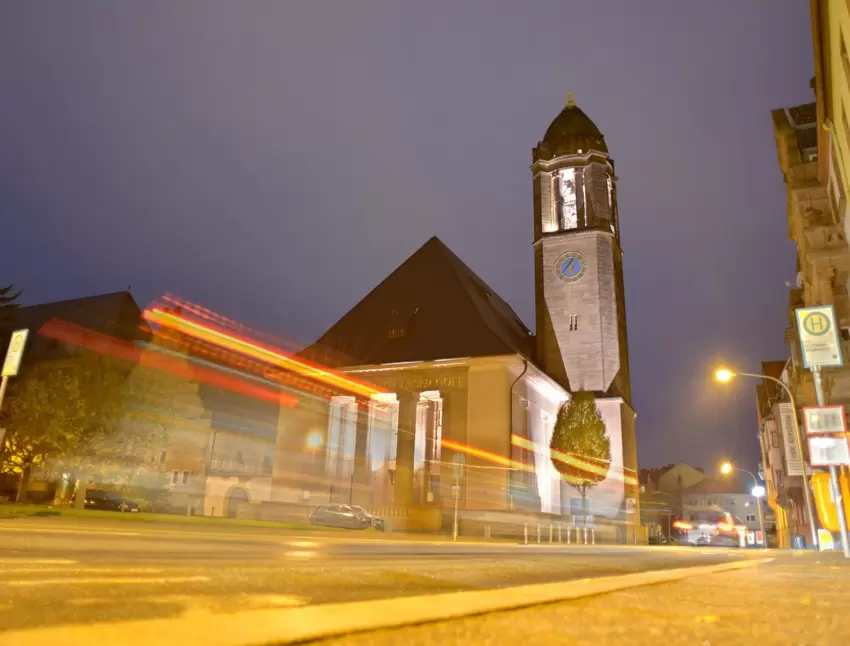 Die evangelische Lutherkirche in Worms wurde 1912 im Stil des Darmstädter Jugendstils gebaut,