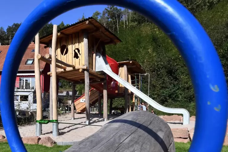 Ehrenamtliche Arbeit: der neue Spielplatz im Neutal. 
