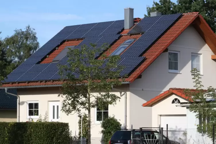 &bdquo;Jeder, der sich eine neue Photovoltaikanlage in Kombination mit einem Stromspeicher anschaffen m&ouml;chte, kann sich direkt an die 