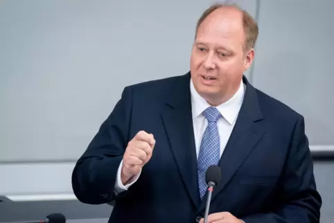 Kanzleramtschef Helge Braun (CDU) sieht momentan keine Möglichkeiten für weitere Lockerungen von Corona-Schutzmaßnahmen. 