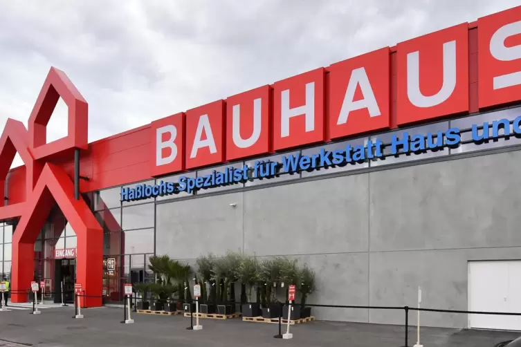 In elf Monaten errichtet: der Bauhaus-Fachmarkt in unmittelbarer Nähe zur Autobahn.