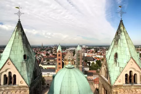 Der Speyerer Dom steuert auf sein „1000-Jähriges“ zu. Aber auch das Druckgewerbe in der Stadt des Doms hat mit über 500 Jahren e Der Speyerer Dom steuert auf sein „1000-Jähriges“ zu. Aber auch das Druckgewerbe in der Stadt des Doms hat mit über 500 Jahren e