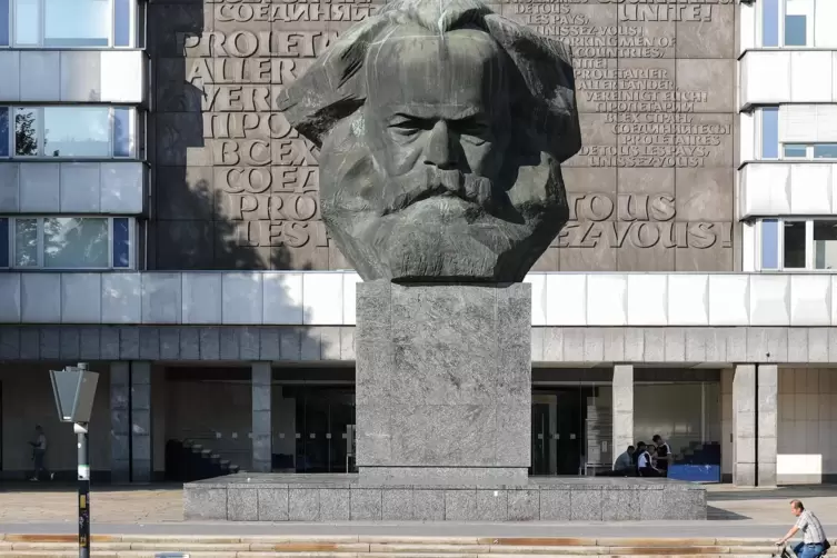 Der bekannteste Chemnitzer Kopf: Karl Marx. Die in der Stadt erscheinende „Freie Presse“ ist der RHEINPFALZ in ihrer Struktur se