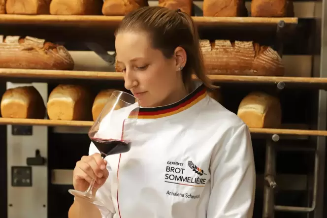 Bäckermeisterin Annalena Scheurich weiß, welcher Wein mit welcher Brotsorte besonders harmoniert.
