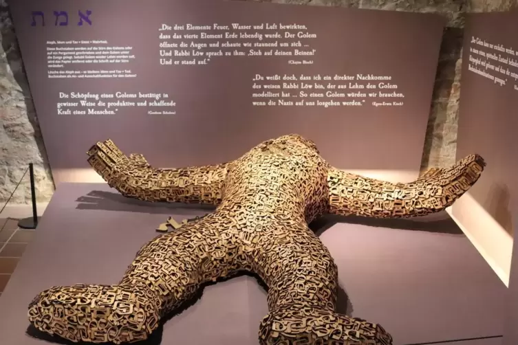Eine von zwei Leihgaben in der Schau: diese Golem-Figur des K&uuml;nstlers Joshua Abarbanel. 