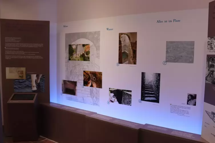 Um das rituelle Bad in der Mikwe geht es in diesem Teil der Ausstellung. 