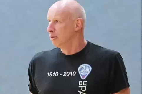 Beim TV Dahn Vorsitzender und Trainer von jetzt drei Handballmannschaften: Michael Blank 