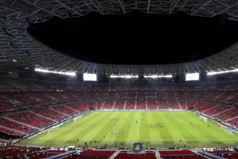 Hotspot hin, Hotspot herIn Budapest durften 15.500 Menschen ins Stadion. 