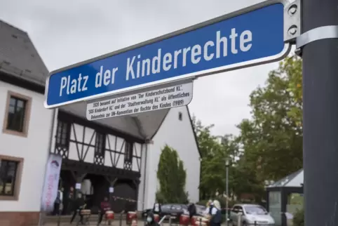 Der Platz der Kinderrechte in Kaiserslautern ist der sechste Platz in Rheinland-Pfalz. 