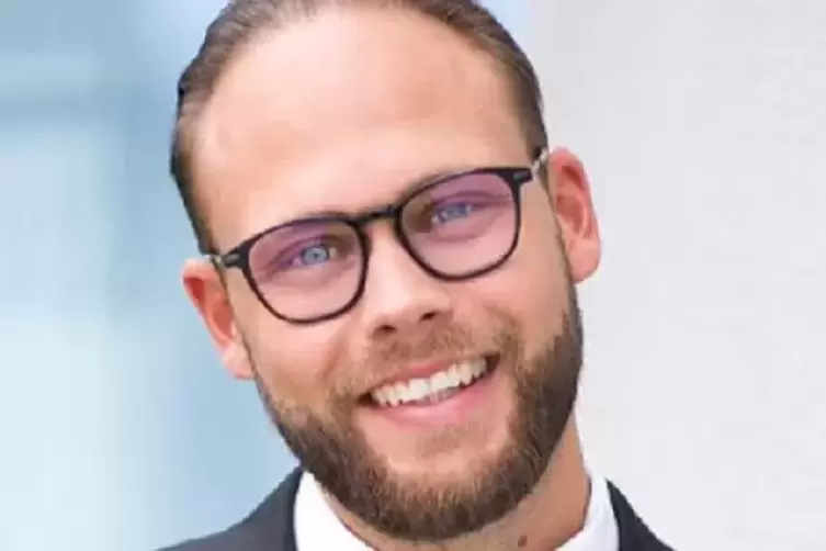 F&uuml;r Bau, Vertrieb und Projektakquise zust&auml;ndig: Michael Sch&auml;fer. 