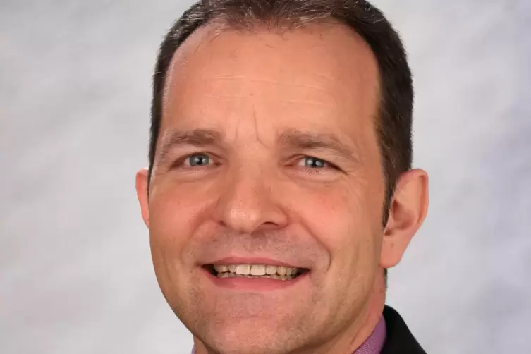 Steuert Verwaltung und Organisation: Ulrich Gierens. 
