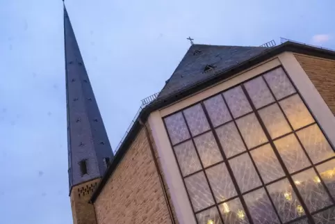 Die Grieser Kirche wird künftig auch nachts erstrahlen.