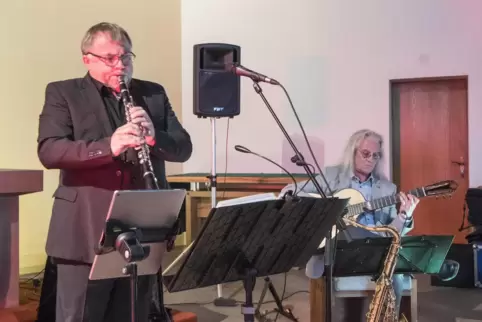 Konzert im Kirchenraum: Helmut Engelhardt (links), Martin Haberer.