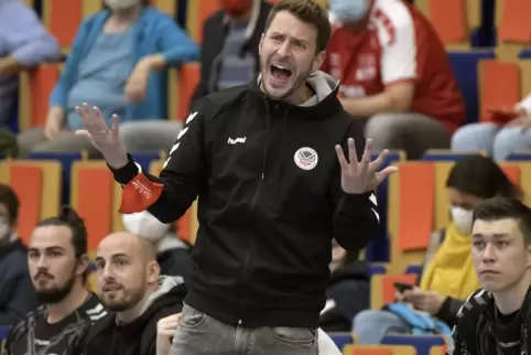 Engagiert an der Linie: Eulen-Trainer Ben Matschke. 