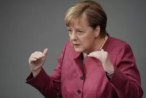 Angela Merkel rief die Bürger eindringlich zu mehr Achtsamkeit auf.