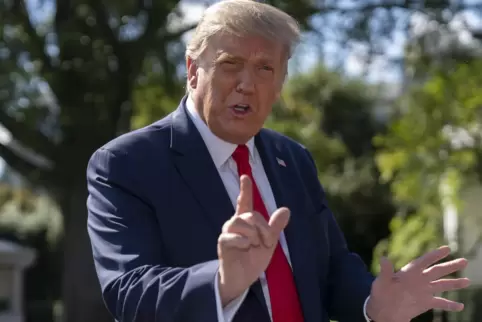 US-Präsident Donald Trump hat sich mit dem Coronavirus infiziert,