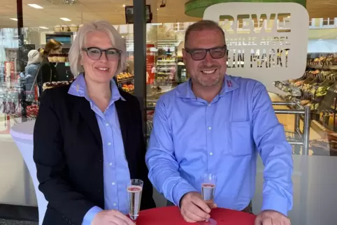 Die neuen Marktbetreiber: Anja und Holger Appel. Die neuen Marktbetreiber: Anja und Holger Appel.
