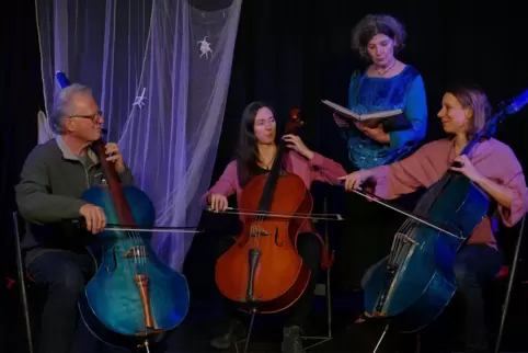 Musik und Mythen Nordeuropas auf der Spur (von links): Helmuth Bleffert, Isabel Eichenlaub, Hedda Brockmeyer (stehend) und Maren