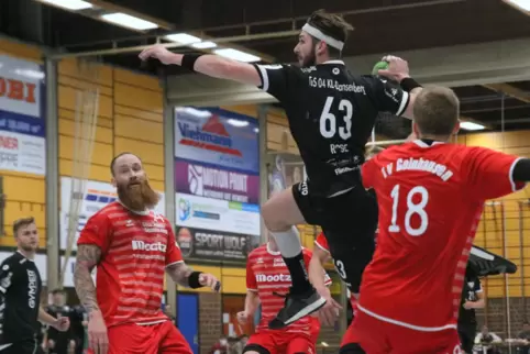 Viermal traf er im Spiel gegen Gelnhausen für den TuS Dansenberg: Julius Rose (im schwarzen Trikot).
