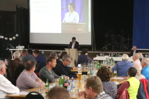Die Vertreterversammlung der Volksbank fand im Landgasthof Pferdestall in Einöllen statt. 