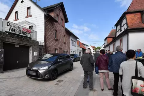 Die Dorfstraße in Iggelbach bei der Fertigstellung des Ausbaus im Mai 2019. 