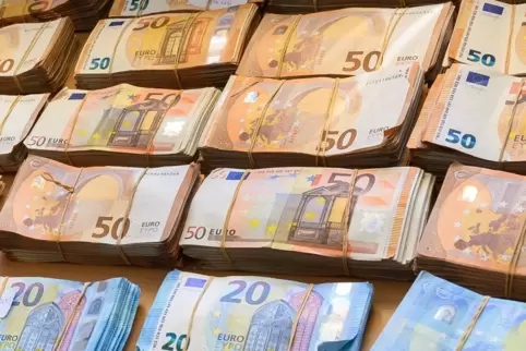 Nicht nur Glückwunschkarten wurden der Allgemeinheit in Rechnung gestellt. 
