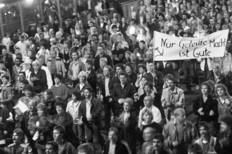 Als „Montagsdemonstrationen“ gingen die Kundgebungen der Leipziger in die Geschichte ein. 