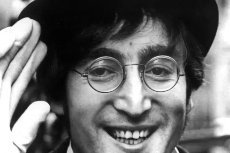 Seine Musik, aber auch seine politische Haltung prägten Generationen: John Lennon. Hier ein Bild von 1966.