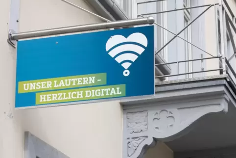 „Herzlich digital“ ist Kaiserslauterns Leitbild seit 2018: Am Bahnhof gibt es sogar ein eigenes Büro dafür. 