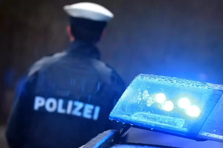 Hinweise sollen der Polizeiinspektion Ludwigshafen gemeldet werden. 