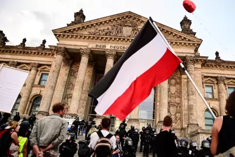 Wird gerne zur Provokation genutzt: Die Reichsflagge.