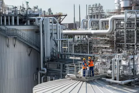 Für den Ludwigshafener Chemiekonzern BASF, hier Anlagen im Stammwerk, lief das gerade abgelaufenen dritten Quartal 2020 besser a