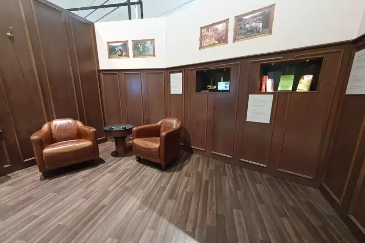 Ein nachgebautes Kaffeezimmer. 