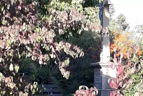Netter Rastplatz: das Feldkreuz in Maudach.