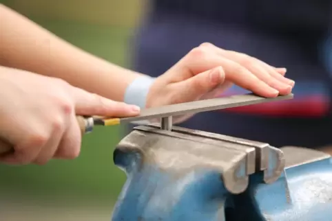 Nicht nur wer Angehörige pflegt oder den Nachwuchs betreut, kann neuerdings eine Teilzeitausbildung machen.