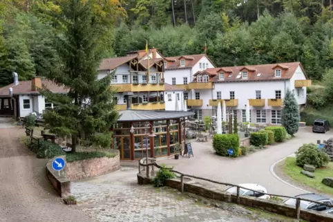 Das Schlosshotel in Landstuhl: Der Inhaber begrüßt das Beherbergungsverbot aus Sicherheitsgründen zwar grundsätzlich, sieht aber