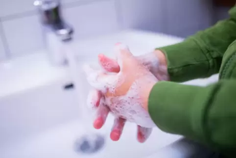 Zu Beginn der Coronavirus-Pandemie ist Bewusstsein fürs Händewaschen stark angestiegen. 