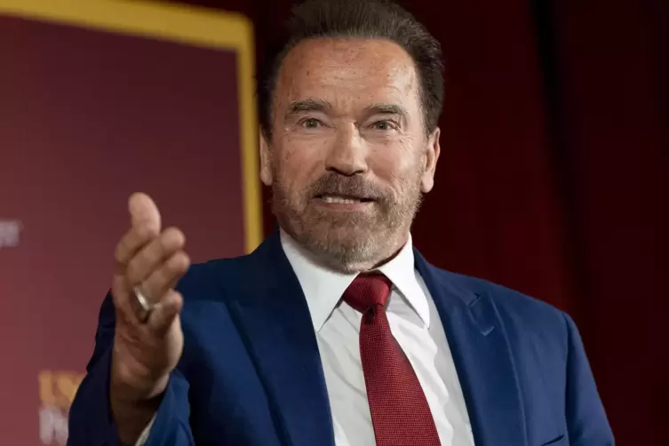 Arnold Schwarzenegger: Enkelin wie Hummel-Figur. 