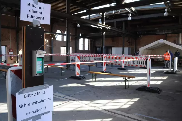 In der „Großen Werkstatt“ in Landsweiler-Reden wurde am Mittwoch das Testzentrum für den Kreis Neunkirchen wieder in Betrieb gen