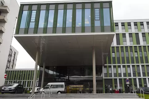 Die Klinik für Innere Medizin am Homburger Uniklinikum.