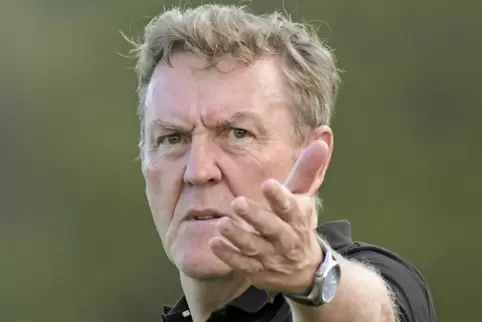 „Ich interessiere mich für den FC 09 Speyer“, sagt Ralf Gimmy, Coach des FC Arminia Ludwigshafen. 