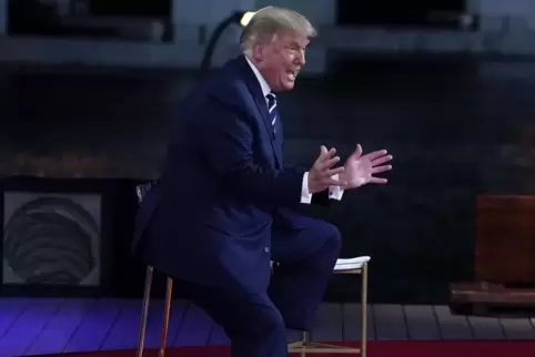 Donald Trump, Präsident der USA, spricht während einer Fragestunde mit Wählern im Perez Art Museum.