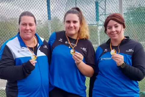 Dreimal Gold fürs LAZ Zweibrücken: Stephanie Mayer, Franziska Mayer und Hanna Luxenburger (von links) waren erfolgreich bei den 