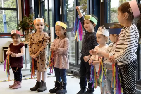 Stolz präsentierten sich die Kinder bei der Einweihungsfeier.