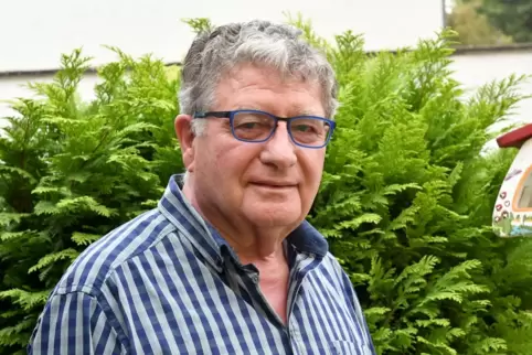 Träger des Verdienstkreuzes am Bande: Klaus Mühlbeier. 