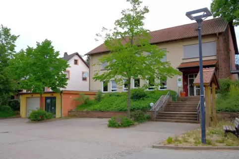 1,8 Millionen Euro würde die Erweiterung des Kindergartens zum Dorfplatz hin kosten. Das ist zu viel für Kleinbundenbach.