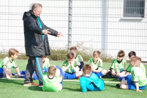Gerhard Blum betreute viele Fußballmannschaften des Hugo-Ball-Gymnasiums.