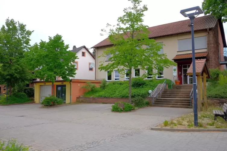Die Erweiterung des Kindergartens in Großbundenbach mit einem Anbau auf dem Dorfplatz soll 1,8 Millionen Euro kosten. Das ist zu