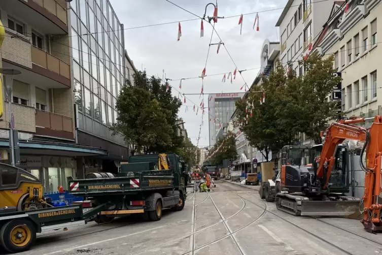 Wegen der Bauarbeiten in der Ludwigstraße werden am Wochenende die Straßenbahnen umgeleitet.